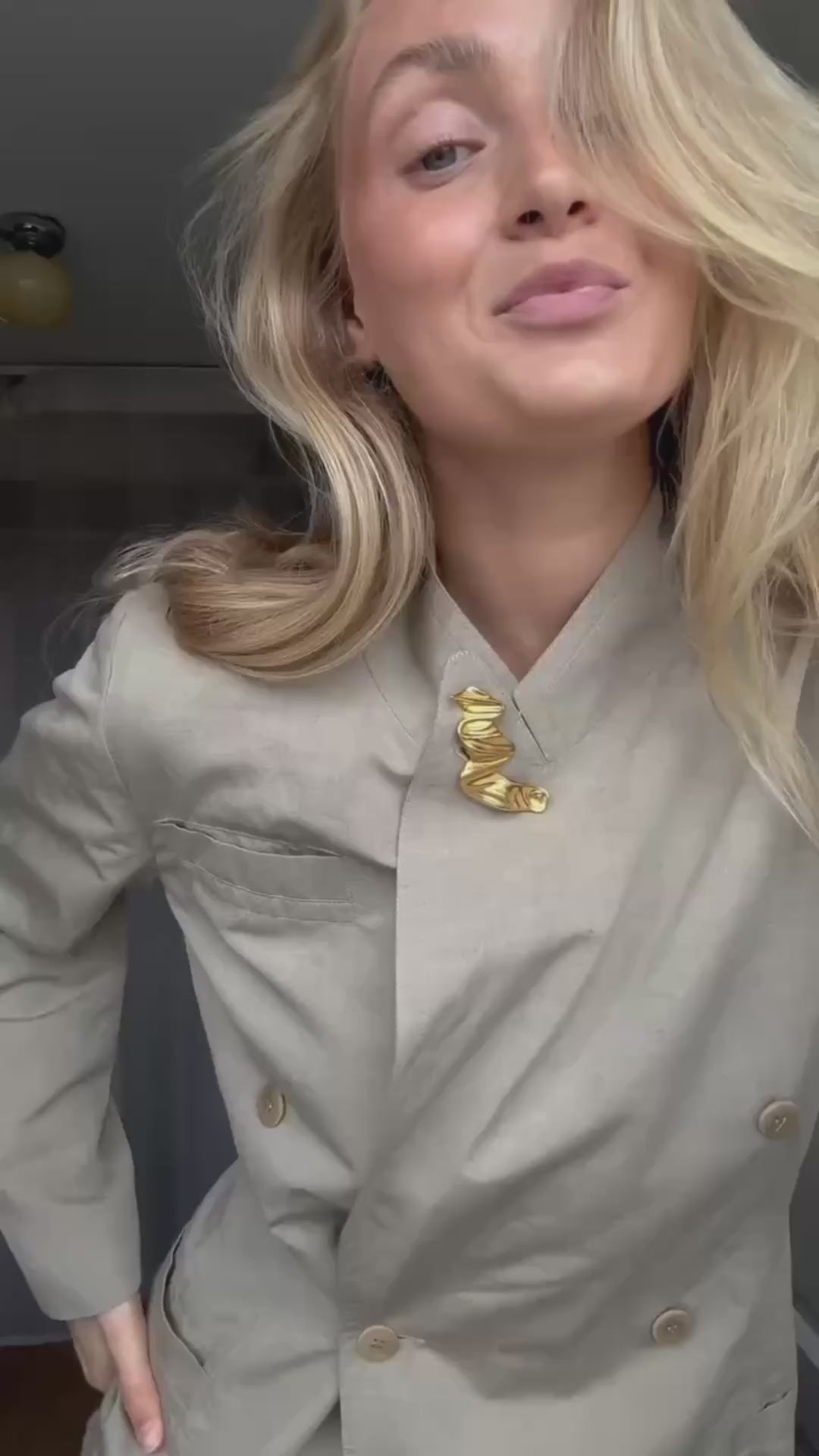 Load video: How to style your brooch